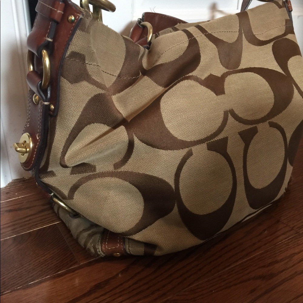 Coach Large Hobo Bag - Picture 5 of 10